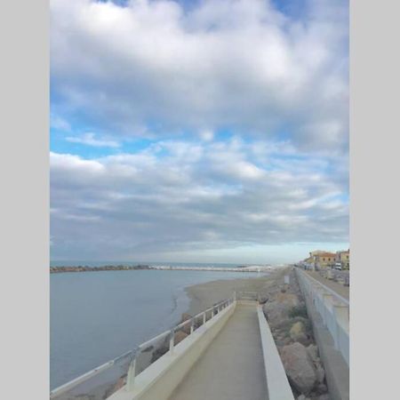 Bilocale Sul Mare Διαμέρισμα Marina Di Pisa Εξωτερικό φωτογραφία