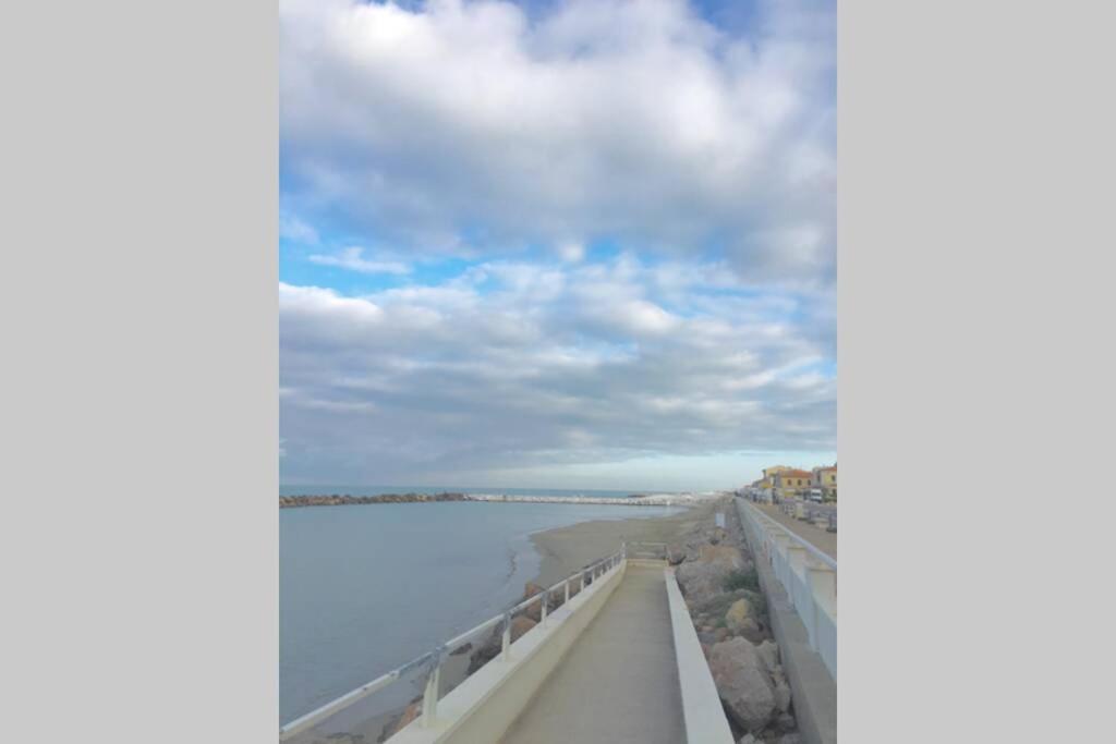 Bilocale Sul Mare Διαμέρισμα Marina Di Pisa Εξωτερικό φωτογραφία